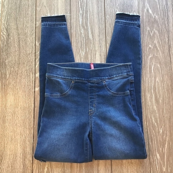 Spanx Slimming Ankle length skinny jeans - Picture 5 of 10